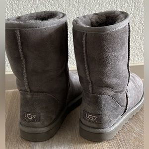 UGG Classic Short Boot